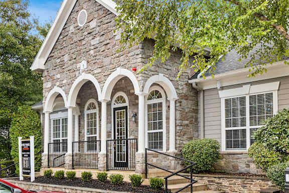 River Pointe at Den Rock Apartments property image