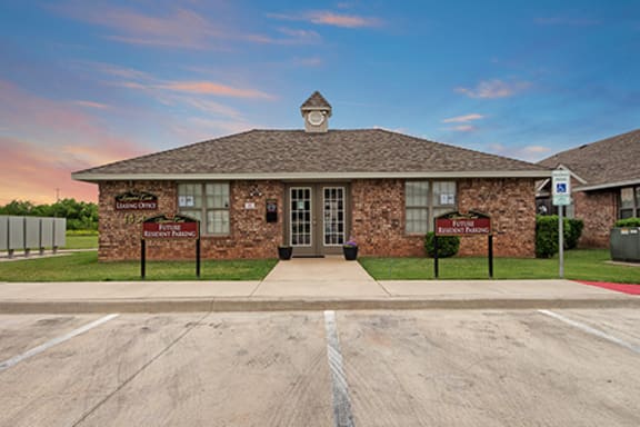Lexington Court property image