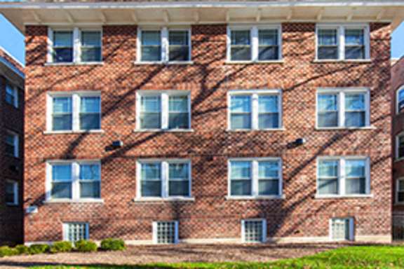 746 Westgate - Dueling Doors property image