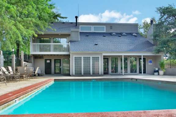 The Retreat at Woodridge Apartments property image