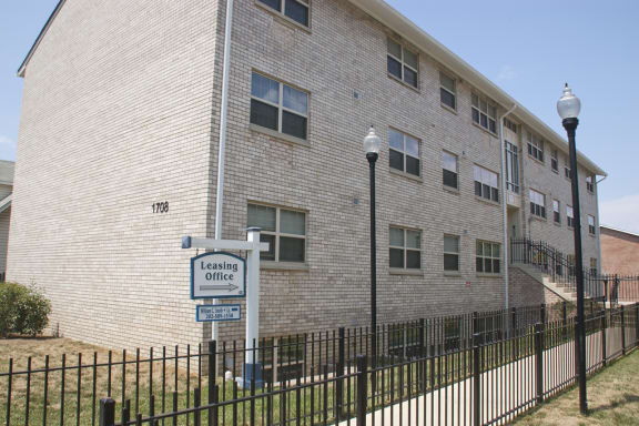 T Street property image