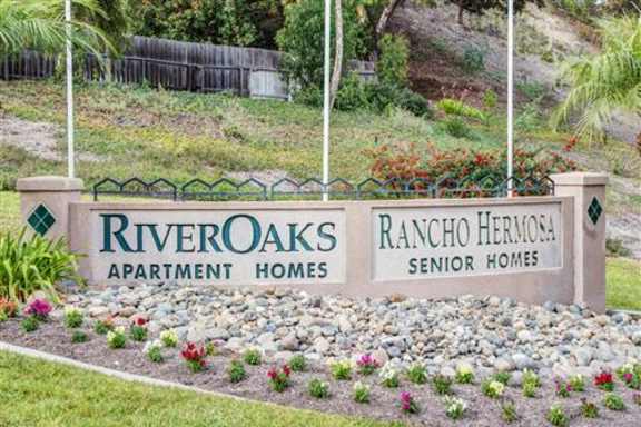 River Oaks property image