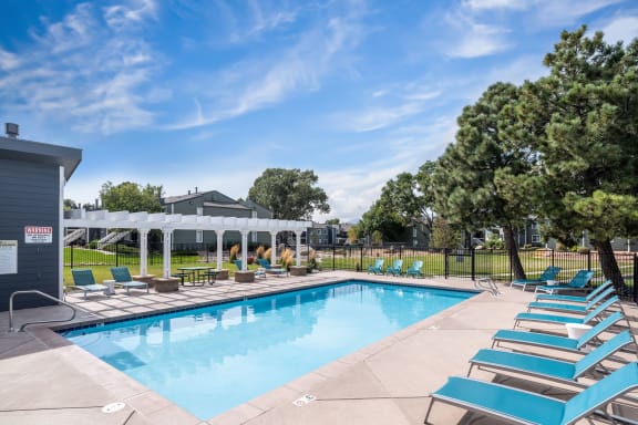 1 & 2 Bedroom Apartments in Colorado Springs | The Parc at Briargate