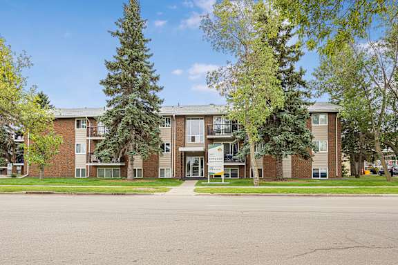 Elmwood Apartments property image