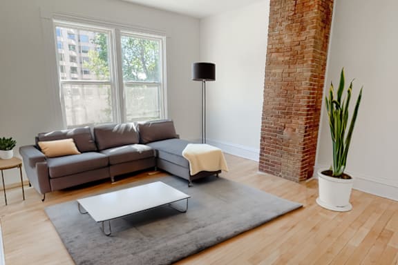 1477 & 1479 Carlton Street property image
