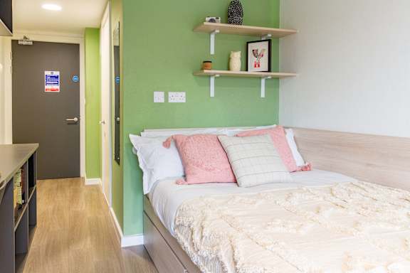 Gold En Suite grade image