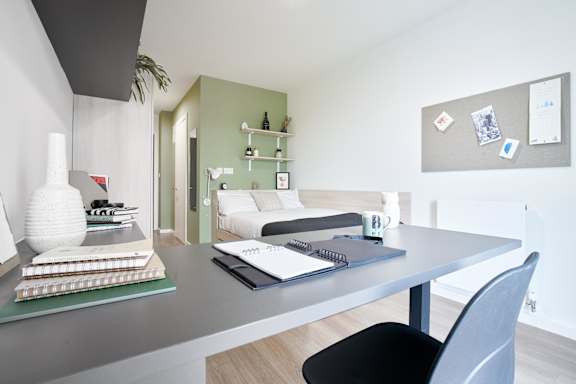 Platinum En Suite River View grade image