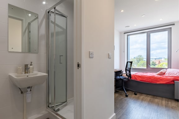 Platinum Plus En Suite grade image