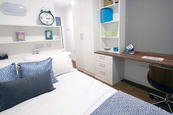 Silver En Suite grade image