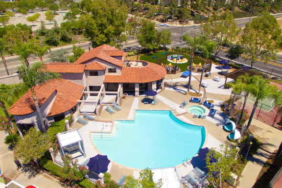 a view of the pool at the resort at reunion at Vista Promenade Apartments, Temecula, 92591