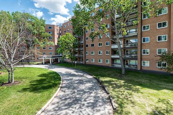 Green Space Walking Trails at 1310 Archibald Apartments, Winnipeg, MB R2J 0Z4