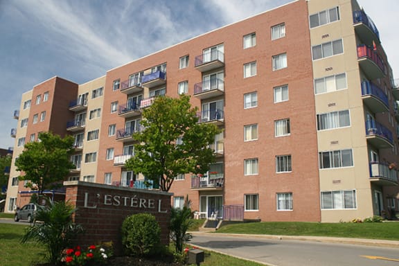 L'Esterel in Pointe-Claire, QC exterior with building sign