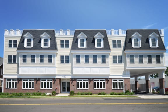 the building where the hotel is located