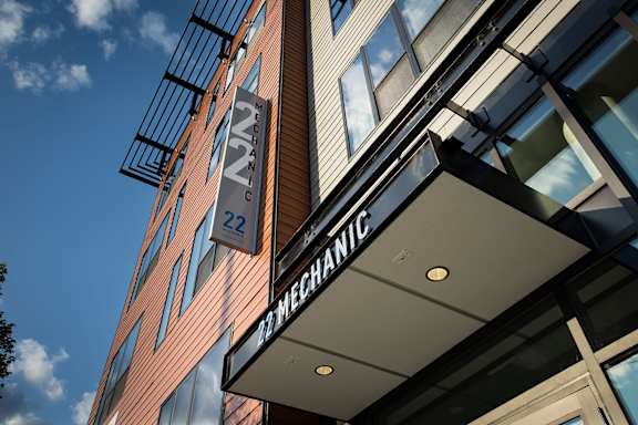 A building with a sign that reads "Mechanic" is shown.