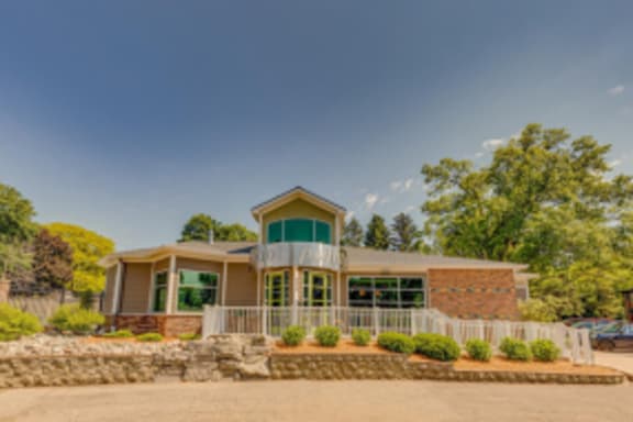 East Lansing Apartments | Abbott Pointe Apartments in East Lansing, MI