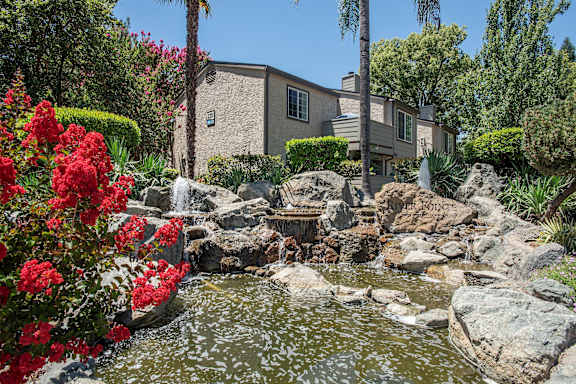 River Pointe entry monument and fountain