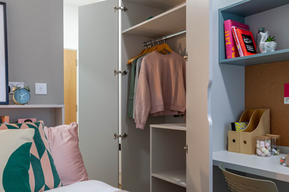 Gold En Suite grade image