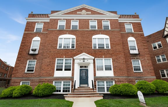 Elegant Exterior View Of Property at Integrity Gold Coast Apartments, Lakewood, OH, 44102