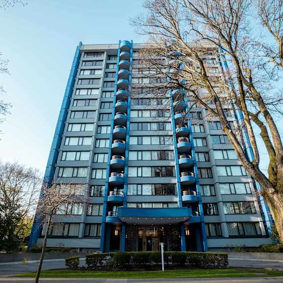blue crest apartments