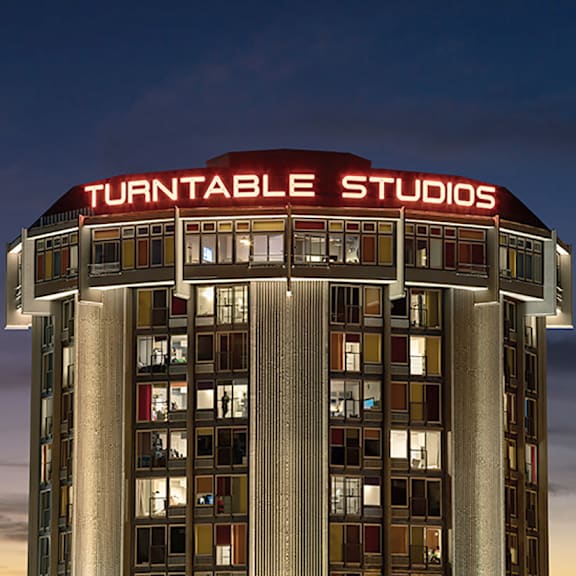 a tall building with the words