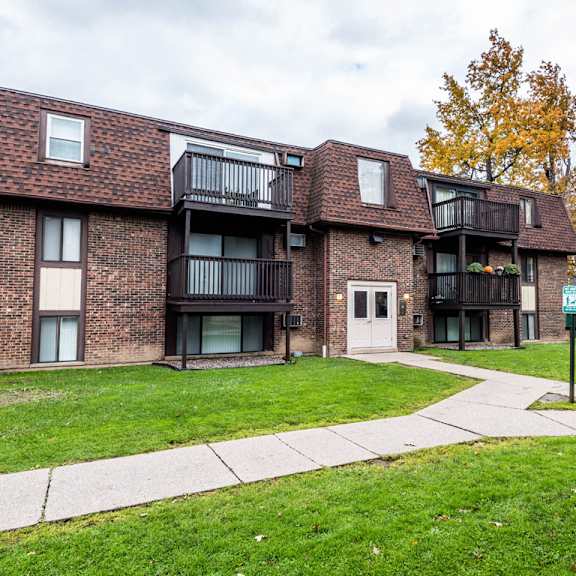 sheridan drive - one-bedroom, one-bath units - two-bedroom, one-bath units – tonawanda, ny – kenmore-tonawanda school district – appliances included – pet friendly
