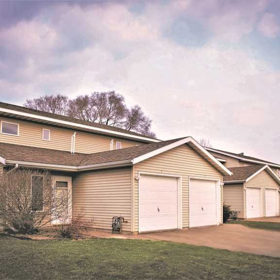 braund st | 2 br | 1.5 bath | townhome | onalaska | three sixty real estate