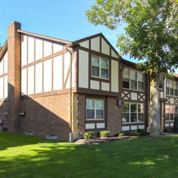 london towne apartments - one-bedroom, one-full bath units – two-bedroom, one and a half bath units – near ub north – sweet home schools – swimming pool – tennis court - pet friendly 
