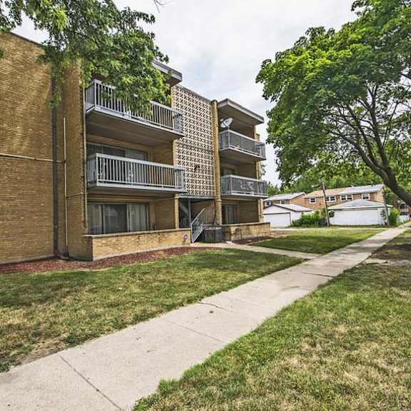 13905 s clark st apartments chicago exterior