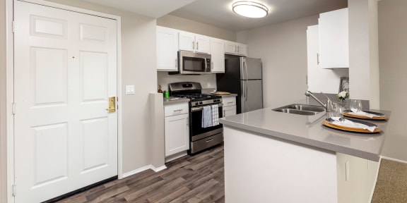Fully Equipped Kitchen at Fountain Glen Seacliff, Huntington Beach