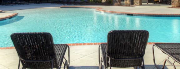 BannerImage_PoolChairs