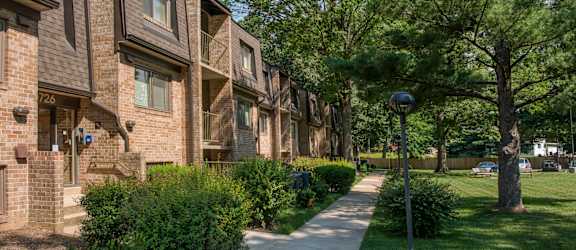 West Wood Oaks Apartments property image