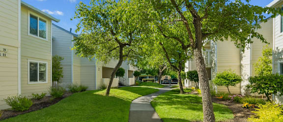 Emerald Pointe property image