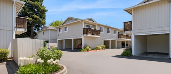 Glenn Manor property image