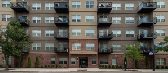 HIGHPOINT Albany Park on Kedzie property image