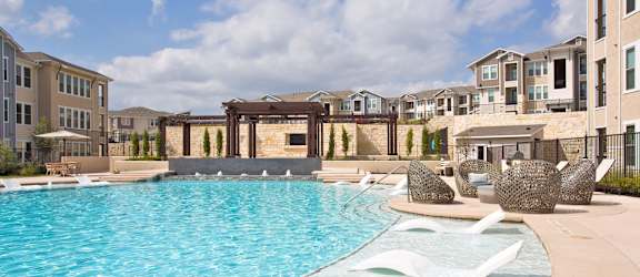 Edge and Stone property image