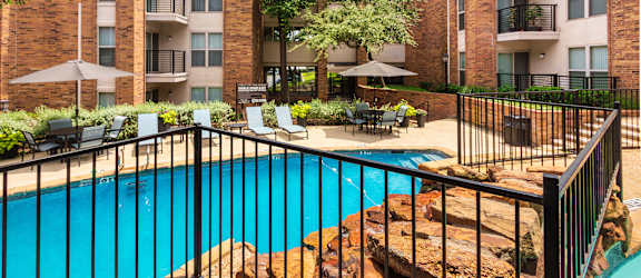 Cambridge Court property image