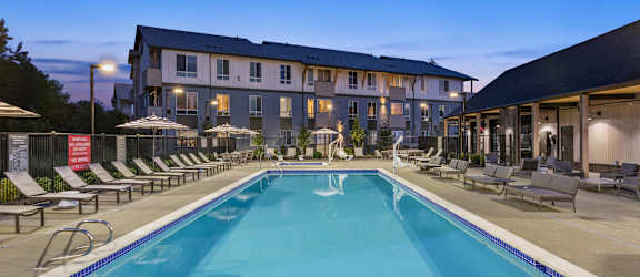 207 East property image
