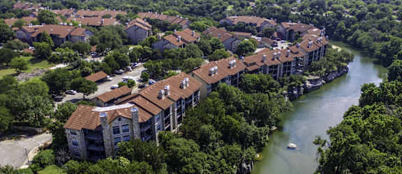 Waters Edge Apartment Homes property image
