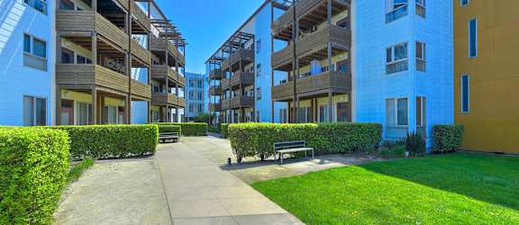 Crescent Cove property image