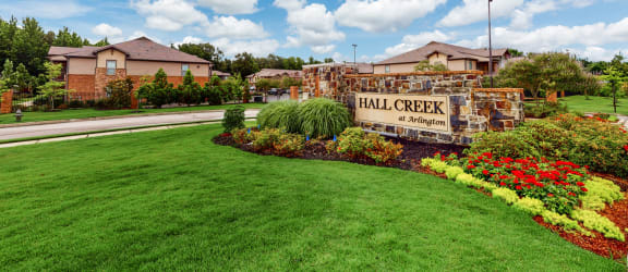Hall Creek property image