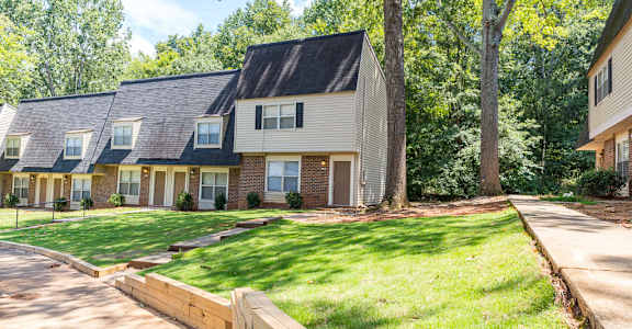 Front View at Chelsea Place Apartments, Lithonia, GA