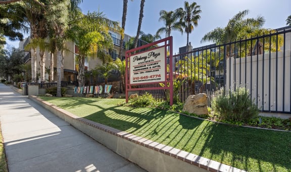 Parkway Plaza Apartments property image