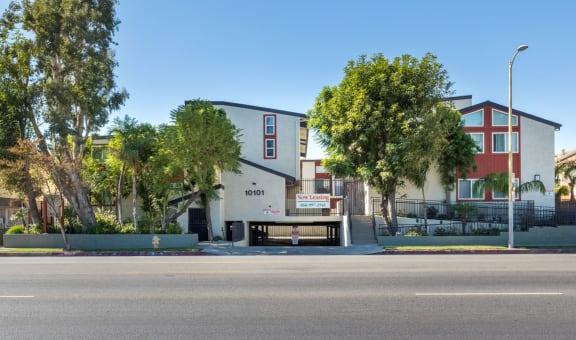 Chatsworth Plaza Apartments property image