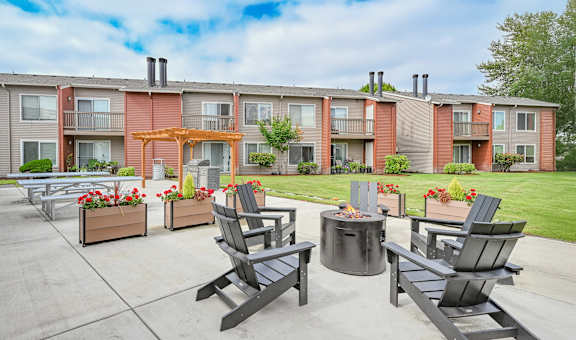 Pointe East property image