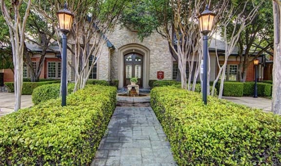 Seven Oaks Apts property image