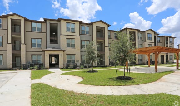 The Curve at Crescent Pointe property image