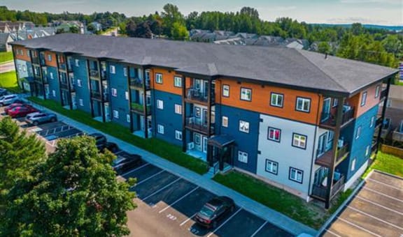 Riverain property image