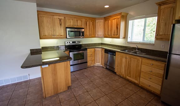 Halladay  1000 E Center Street property image