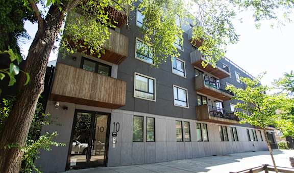 10 Lexington Avenue property image
