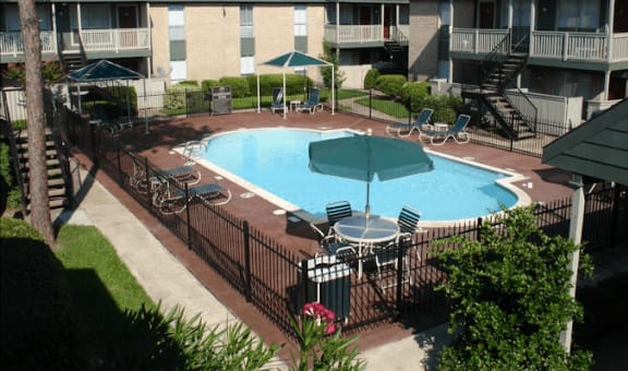 Huntington Oaks property image
